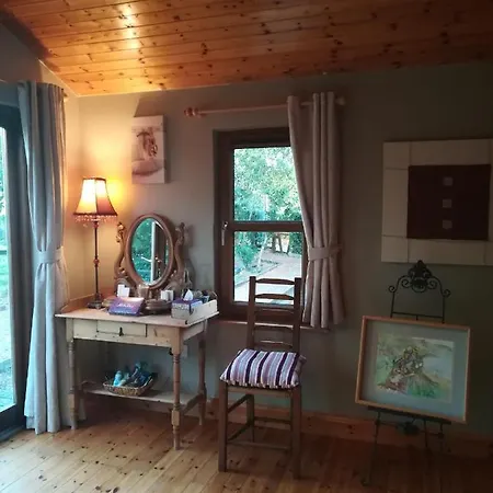 With Your Pet Chalet *